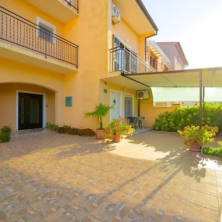 Apartment Ruhig Gelegene 7 Stinjan