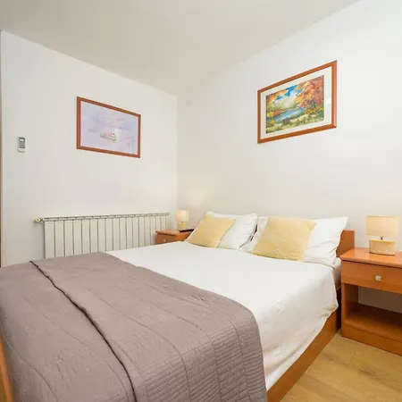 Ruhig Gelegene 7 Apartment